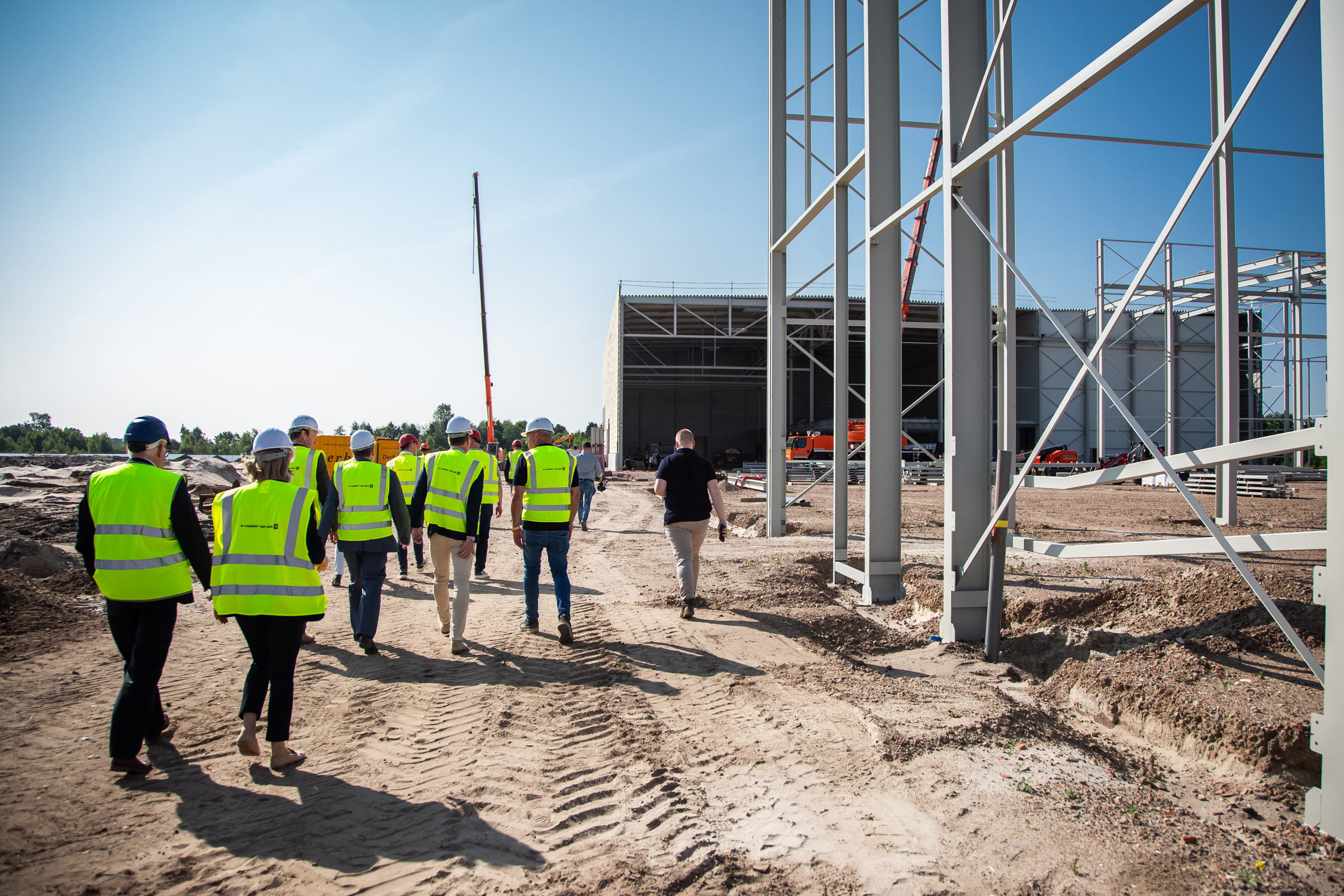 Morssinkhof start, in aanwezigheid van Minister Jo Brouns, met de bouw van een recyclagefabriek voor botervlootjes en shampooflacons in Lommel 