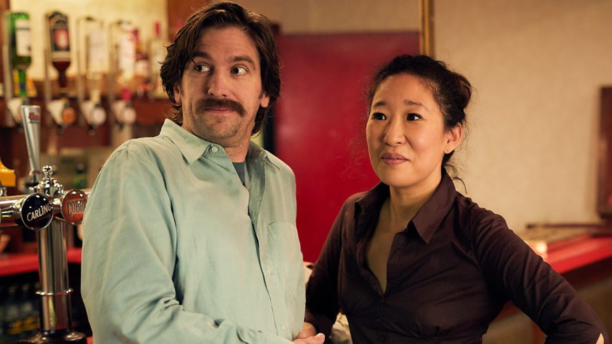 Niko en Eve Polastri (Owen McDonnell en Sandra Oh)  - (c) BBC America