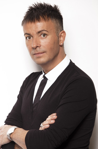 Manuel Mon wins International Hairstylist at the Contessa Awards
