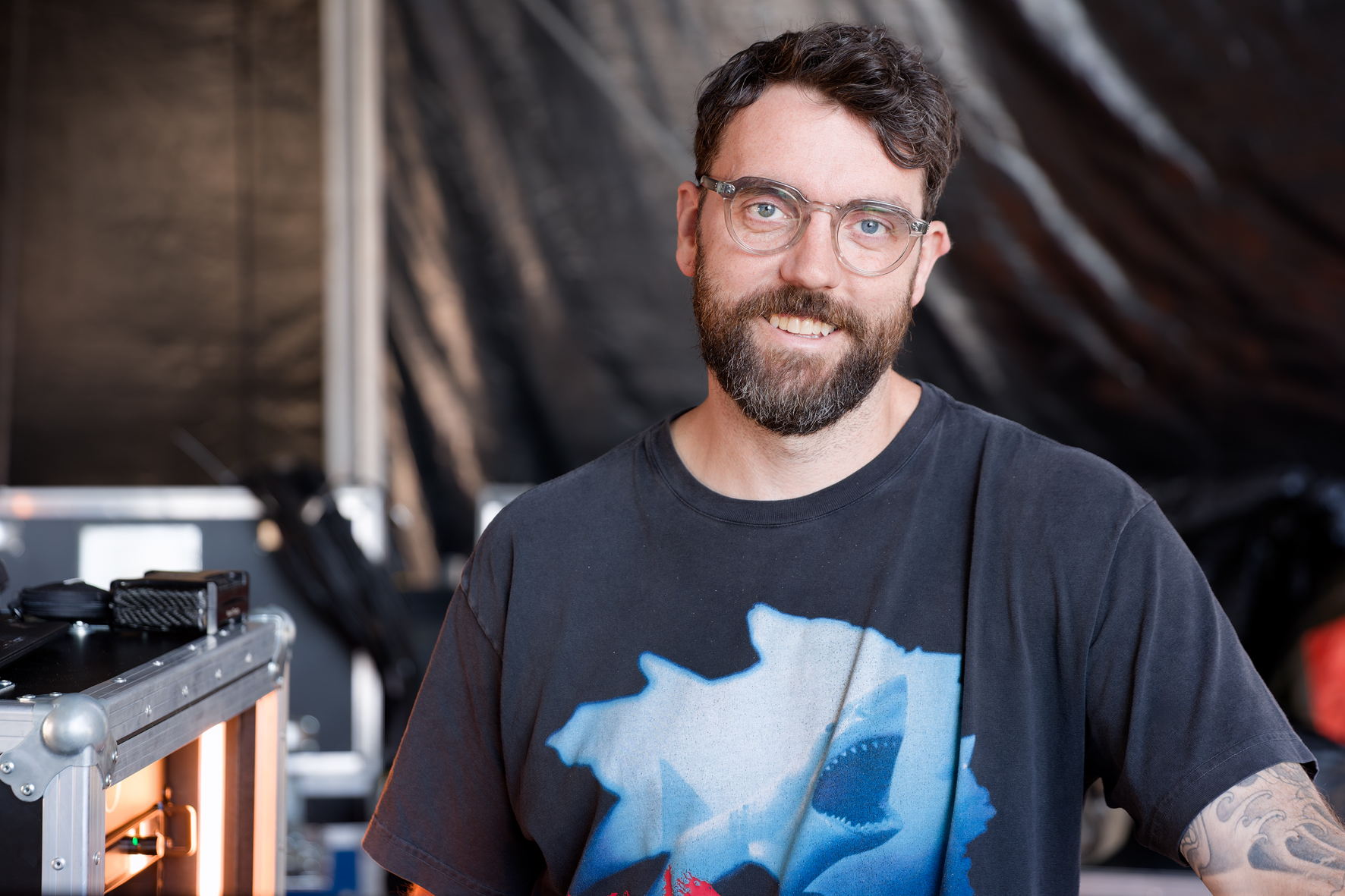 Ross James Mulhare, fondateur et propriétaire du Studio 89, s'est chargé de la mise en place du système Spectera et du mixage en régie. Ross James Mulhare, fondateur et propriétaire du Studio 89, s'est chargé de la mise en place du système Spectera et du mixage en régie.