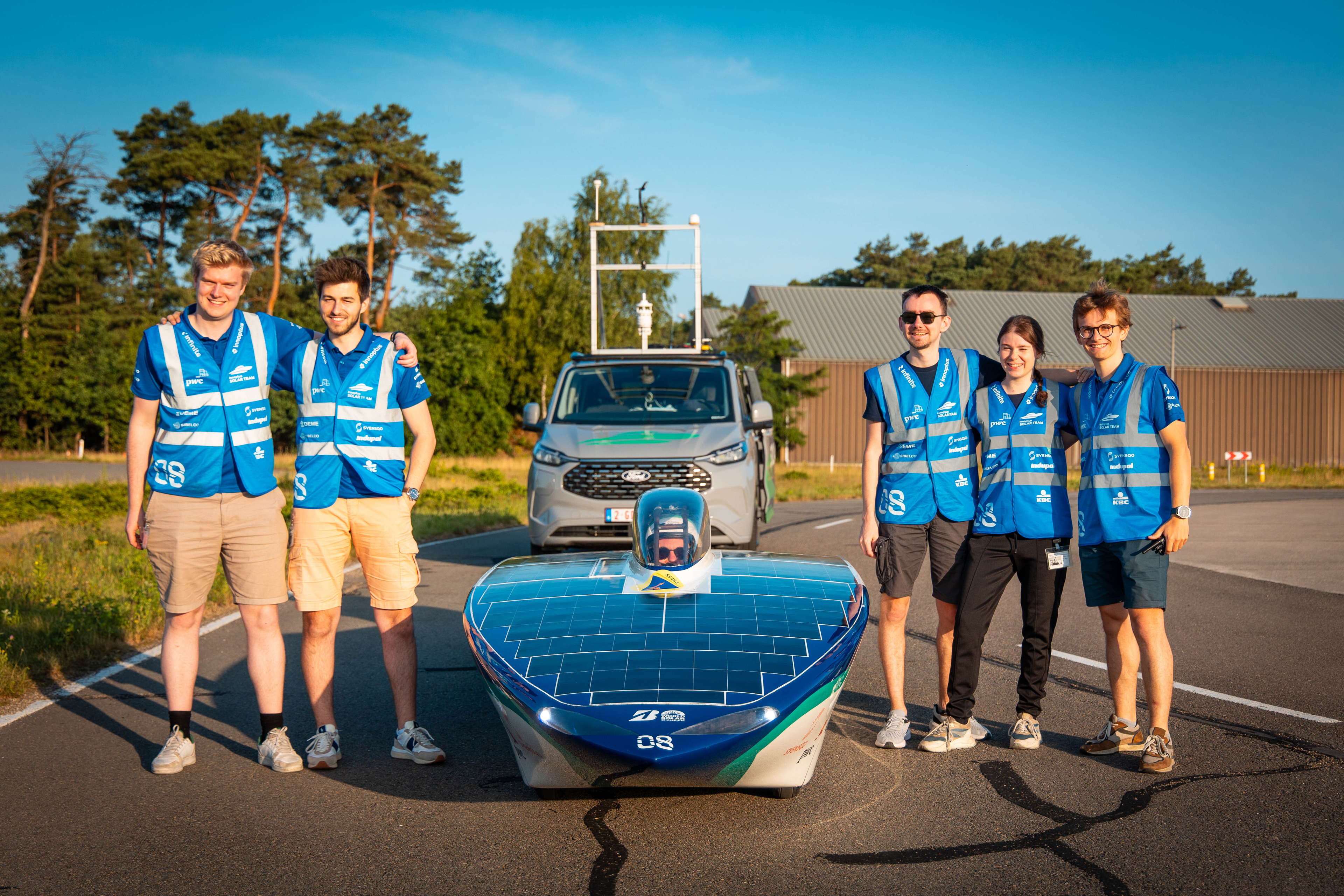De Louvain à l’Australie : la voiture solaire belge en route vers le titre mondial
