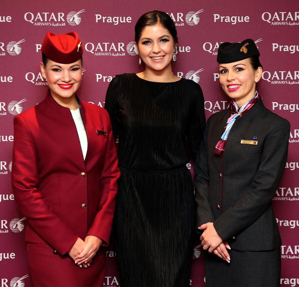 Celeste Buckingham s letuškami Qatar Airways