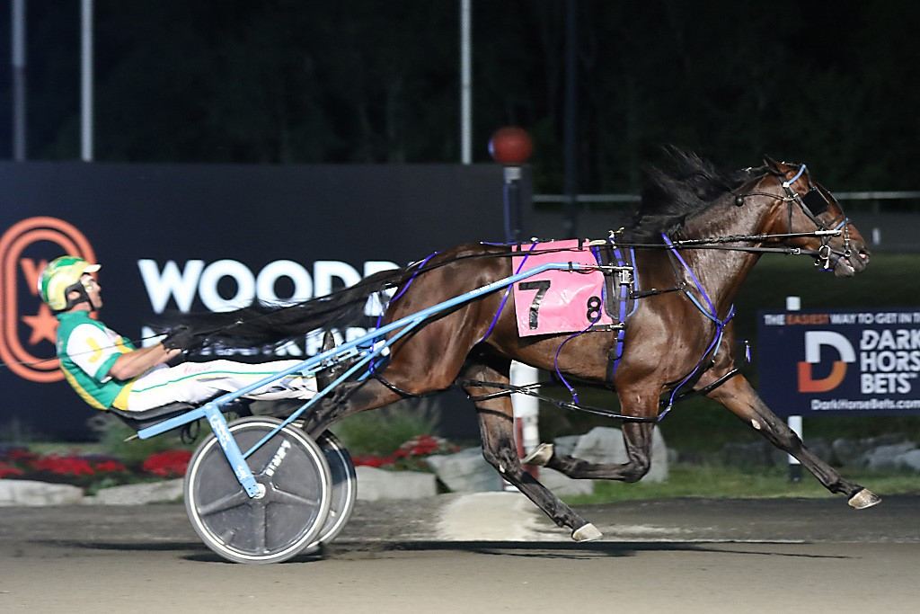 Stockade Seelster and Jody Jamieson winning Monday's second OSS Gold division. (New Image Media)