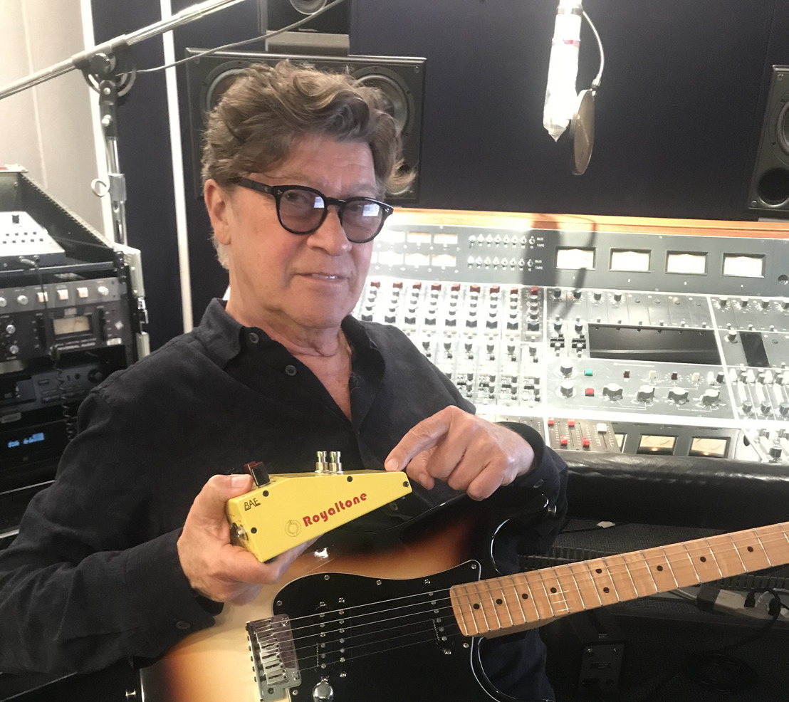 Robbie Robertson’s Sinematic combines colorful sonic textures and masterful storytelling