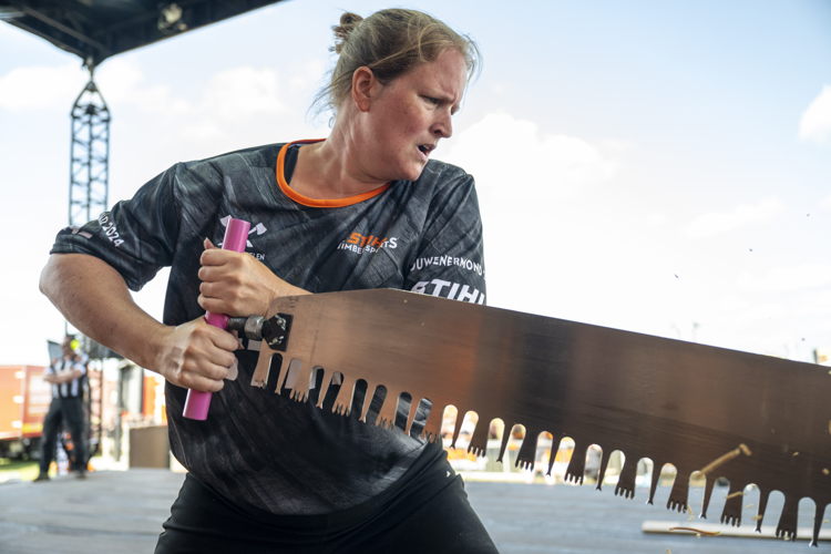 Saskia Van Drielen Single Buck