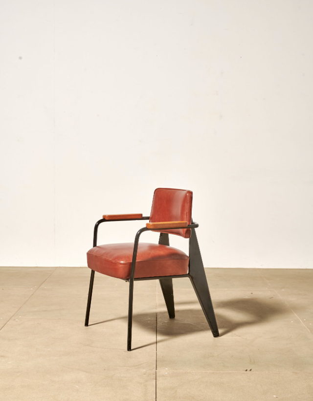 ‘Bridge Directeur’ armchair, ca. 1950 by Jean Prouvé at Galerie Downtown François Laffanour Paris. Image courtesy of Galerie Downtown François Laffanour Paris