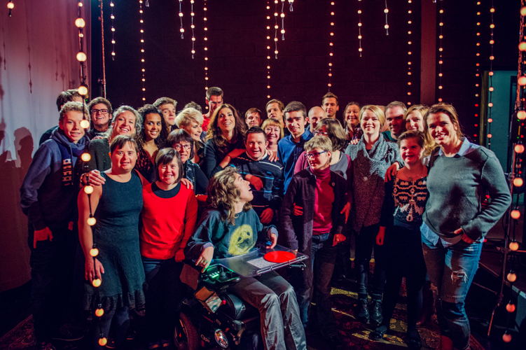Het integratie-orkest Poco A Poco. 
(c) VRT