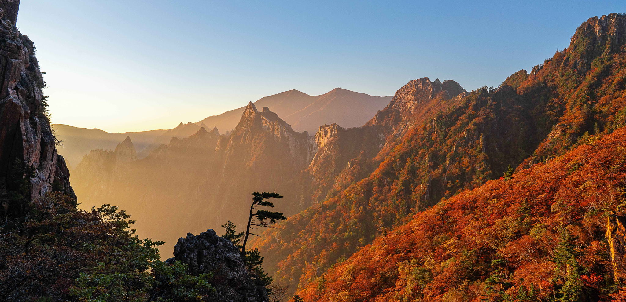 Seoraksan National Park ⓒKorea Tourism Organization - Hong Jungpyoe Seoraksan National Park ⓒKorea Tourism Organization - Hong Jungpyoe