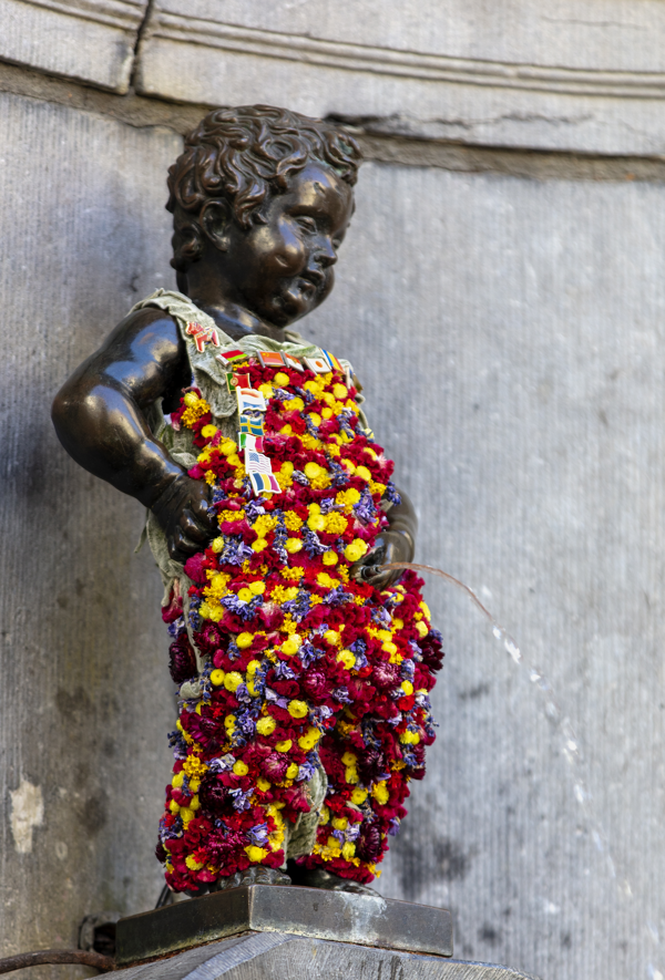 Custom floral dungarees for the Manneken Pis