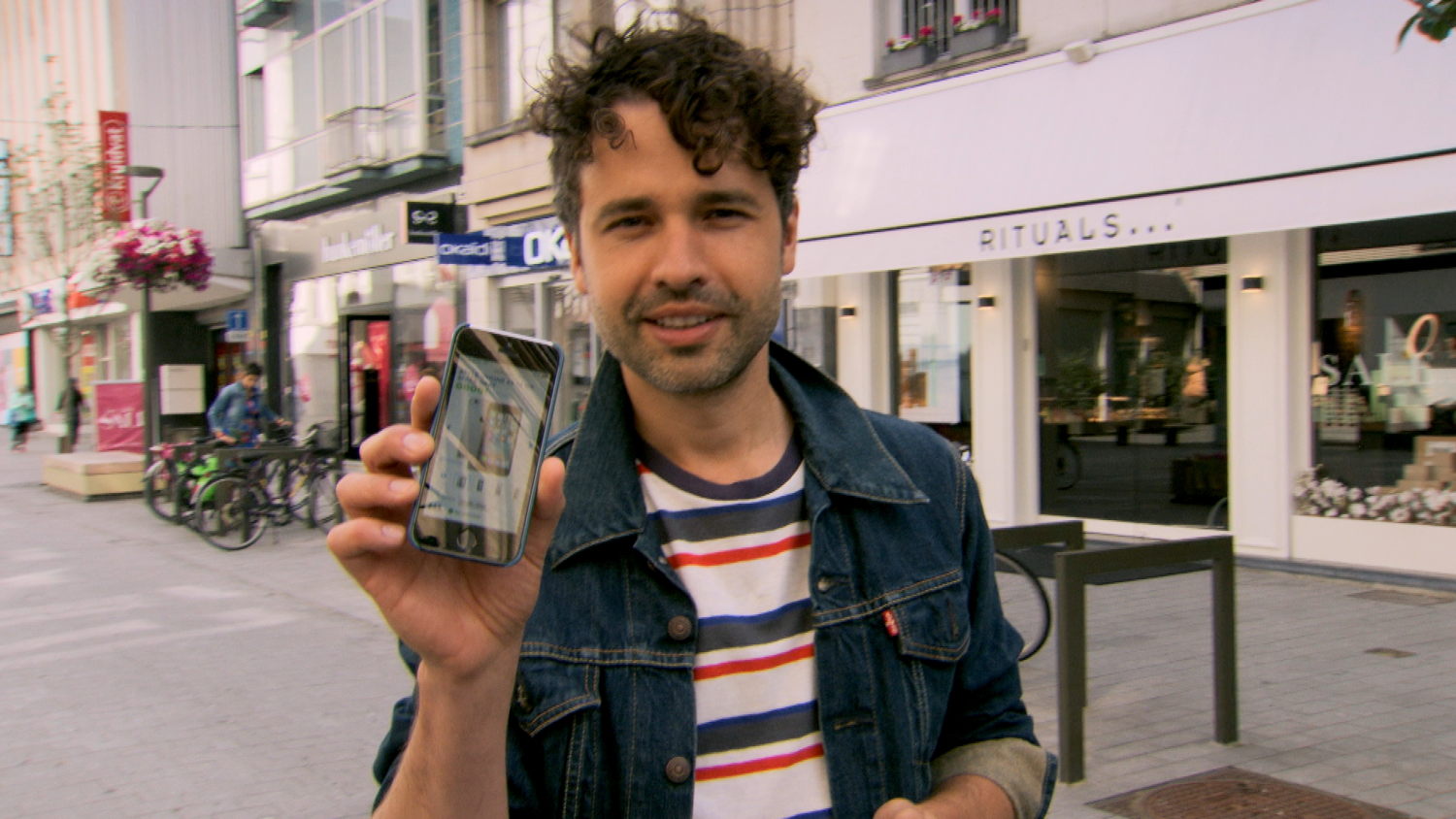Koppelverkoop met smartphone (c) VRT
