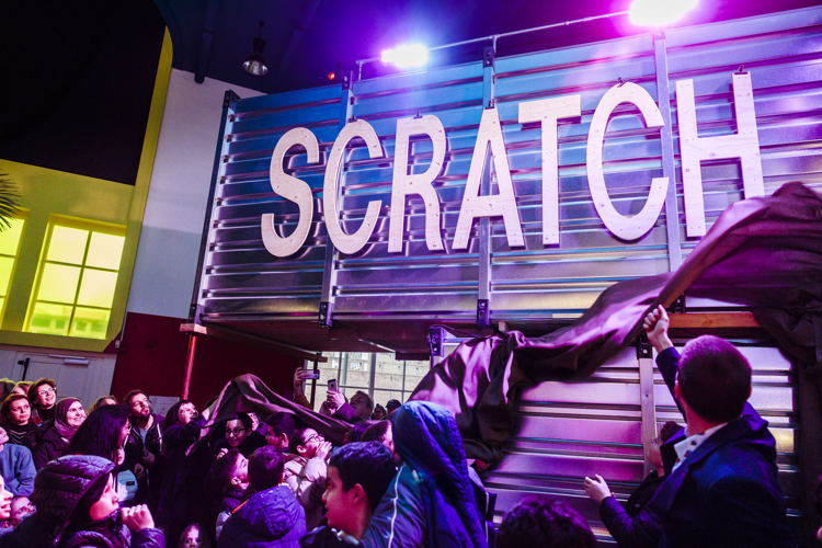 Onthulling naam SCRATCH © Victoriano Moreno