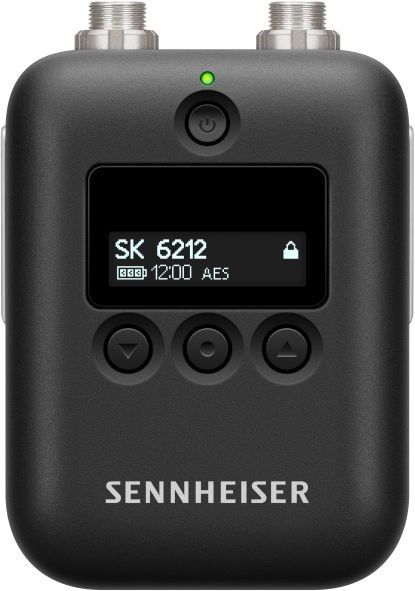 Sennheiser SK 6212 veier bare ca. 112 gram og kan lett gjemmes bort. Litium-polymerbatteriet (BA 62) i senderen sørger for opptil 12 timers batteritid.