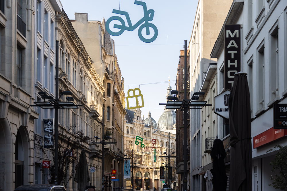 Sfeerbeeld kleuurijke iconen Jezusstraat. Copyright: stad Antwerpen | beeld: Bart Kiggen