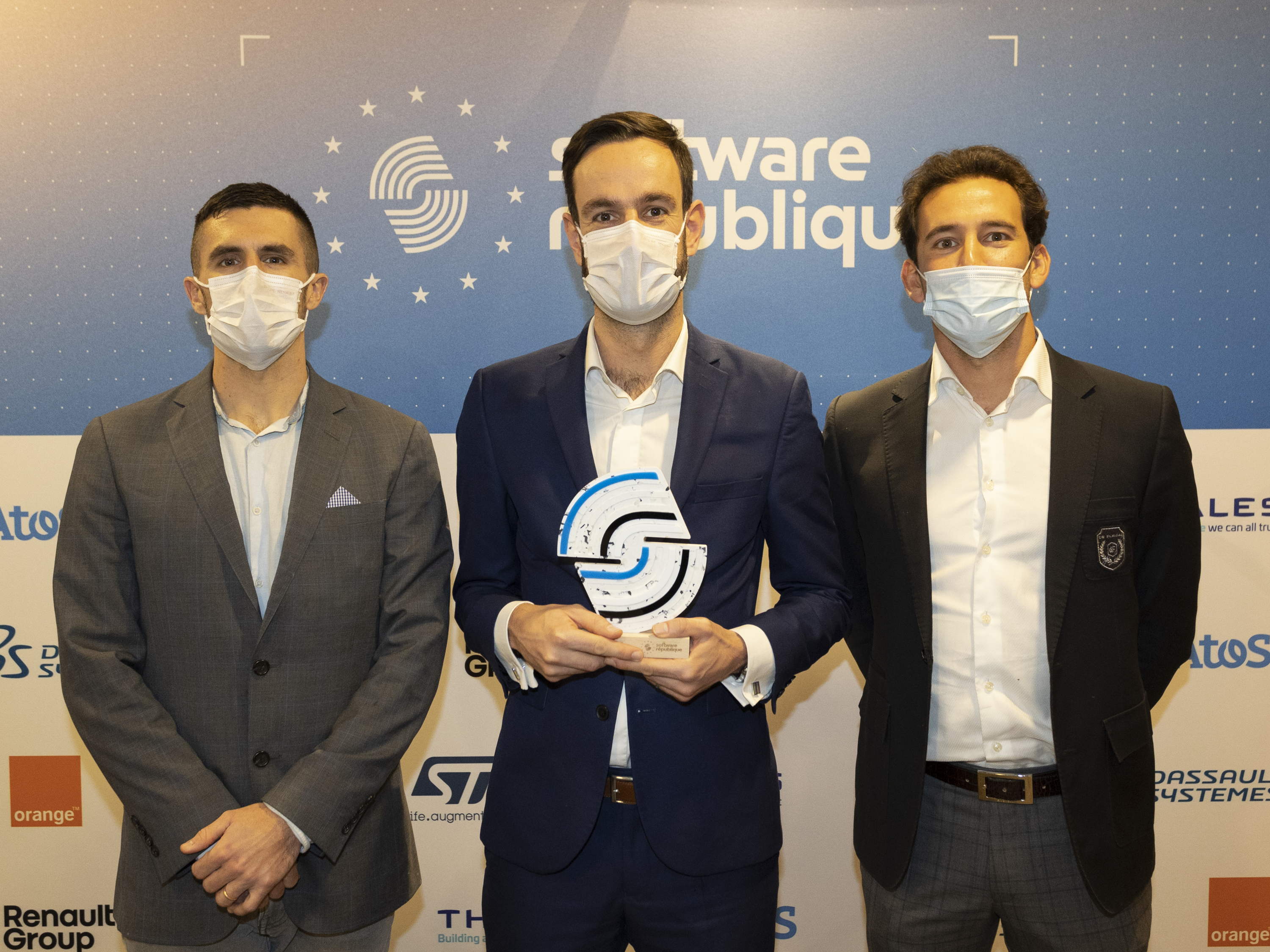 Vianova remporte le "Challenge Mobilité 4.0" de Software République, aux côtés de deux autres startups.