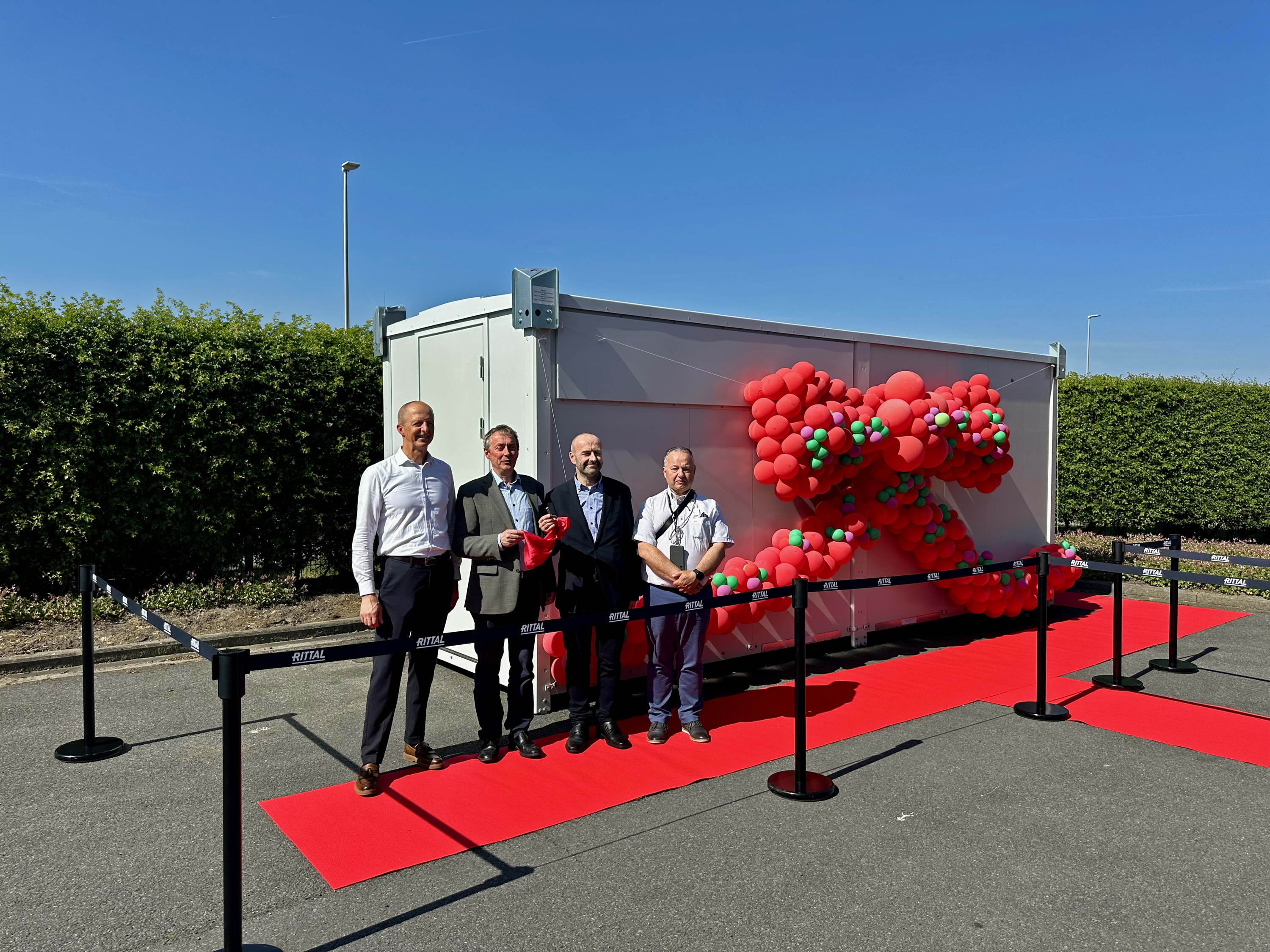 Rittal et Alstom franchissent un cap avec la livraison de la millième loge extérieure pour Infrabel 