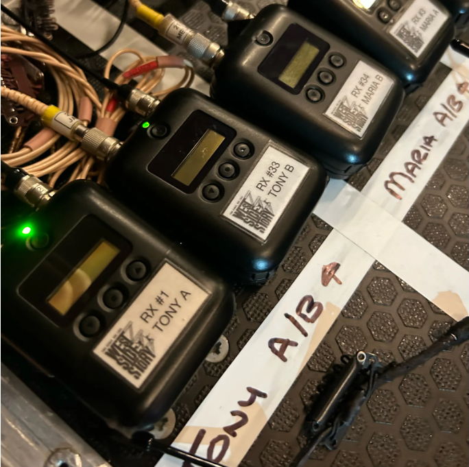 Phil Hurley氏（Stage Sound Servicesのディレクター）はSennheiser SK 6212ミニボディパックトランスミッターについて、現代の音響制作における高度なデジタル伝送技術のベンチマークだと高く評価（写真提供：Aaron Barker)