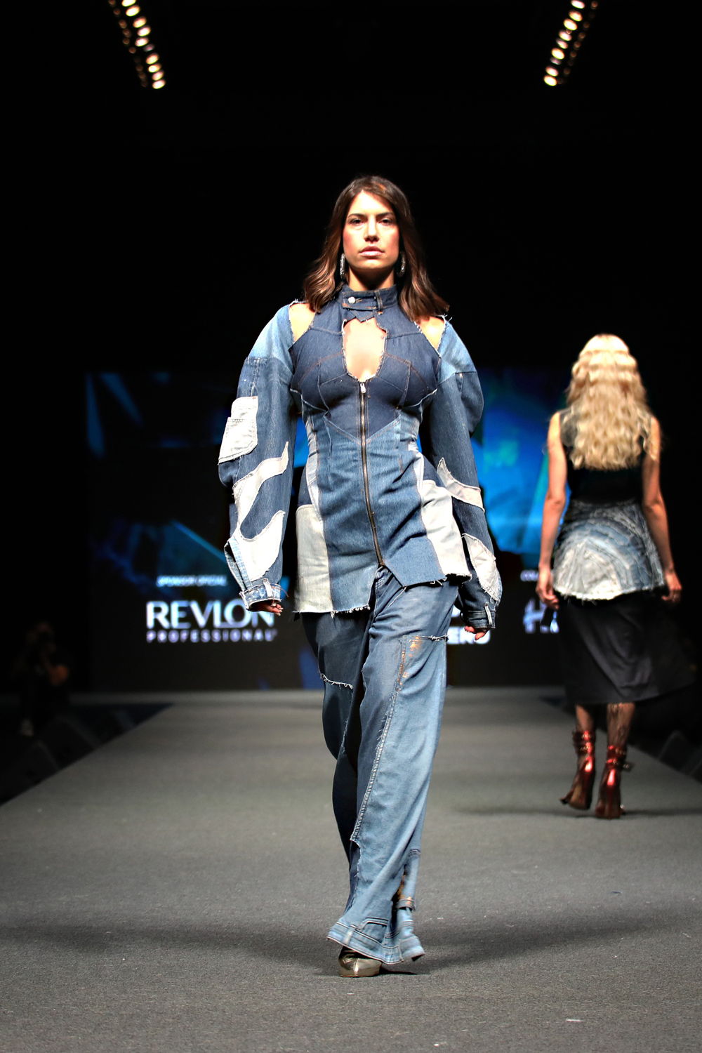 Lob, Framing Fringe