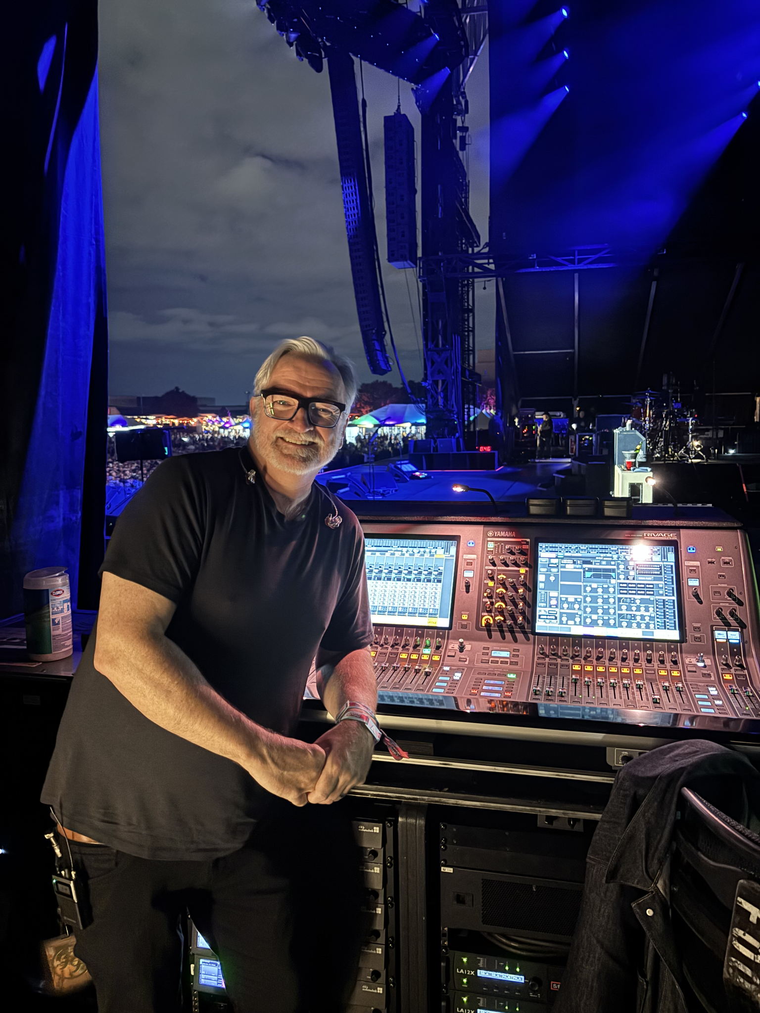 With the Spectera ecosystem at the heart of the setup, monitor engineers like Beveridge can be assured wireless operations run smoothly from venue to venue.