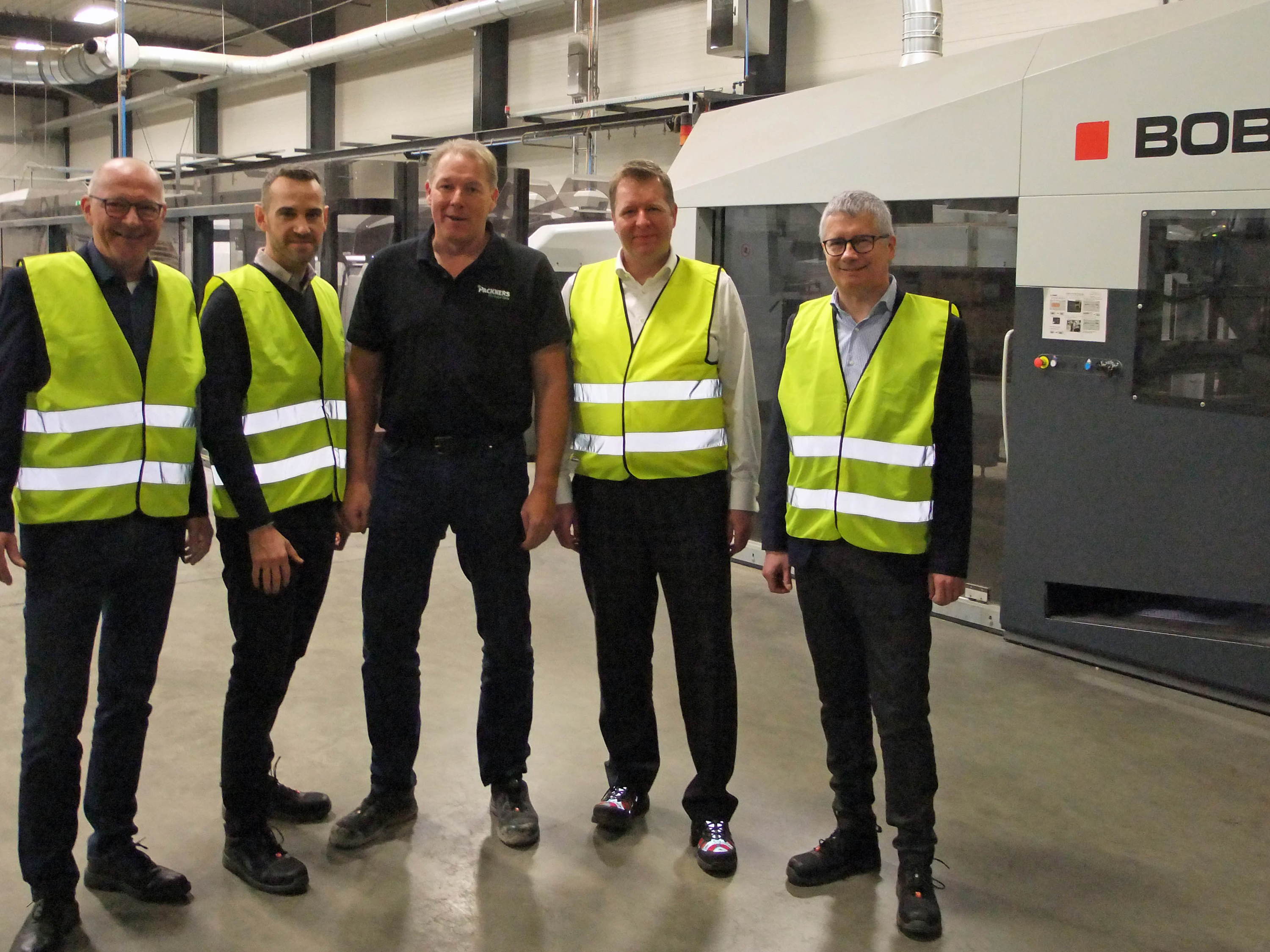 A BOBST comemora a instalação da corte e vinco rotativa de número 600º em todo o mundo para a produção de embalagens de papelão ondulado de alta qualidade na PACKNERS GmbH
