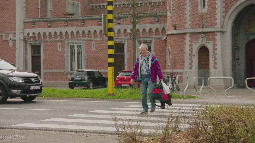 Eddy verlaat de gevangenis (c) VRT- Onder embargo tot en met vrijdag 9 juni 20.40 uur Eddy verlaat de gevangenis (c) VRT- Onder embargo tot en met vrijdag 9 juni 20.40 uur