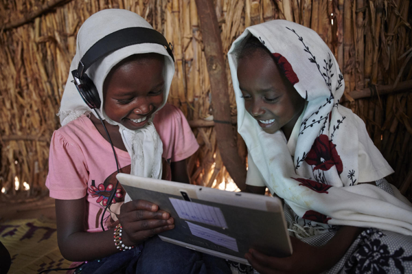 Ericsson en UNICEF starten wereldwijd partnerschap om de internetverbinding van scholen in kaart te brengen