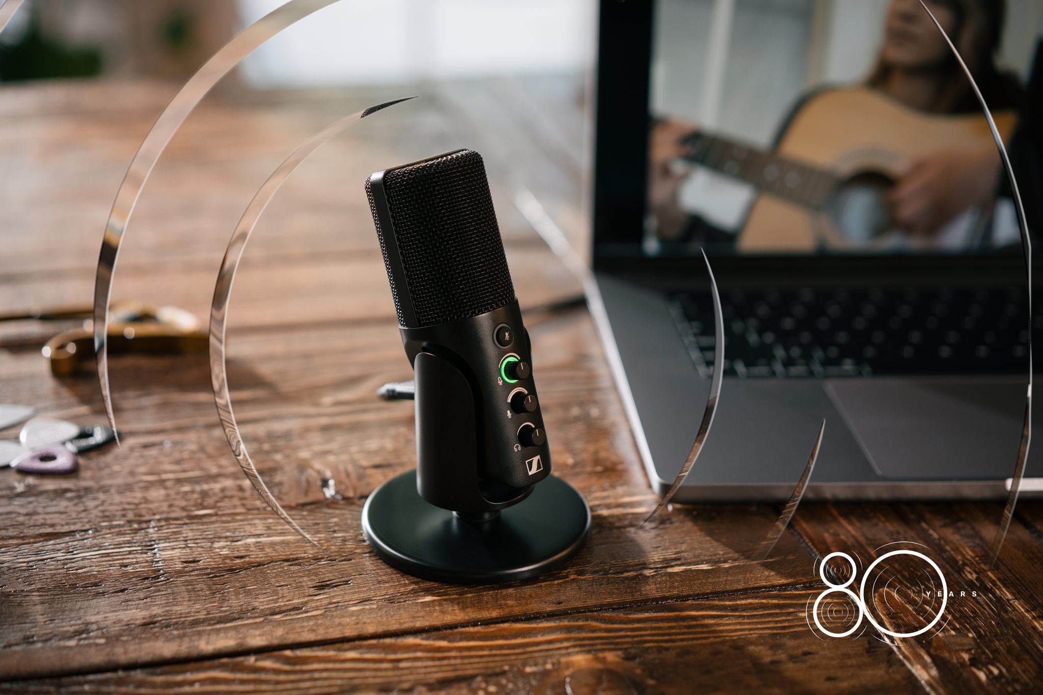 Streaming and podcasting made easy – the Profile USB microphone is on promotion in October