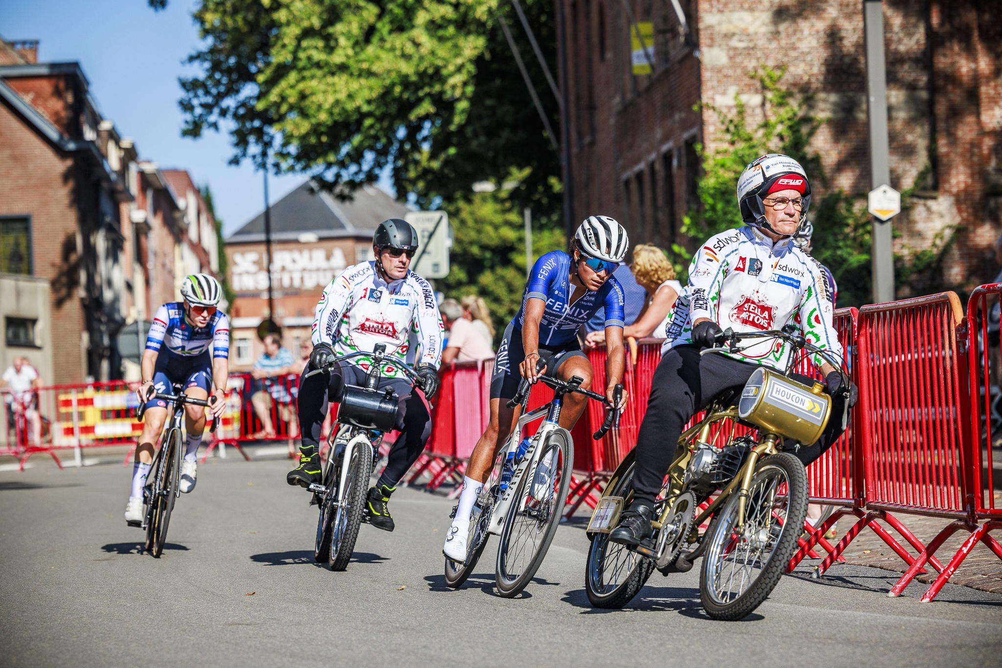Heel wat toprensters op vierde Derny Event Wilrijk tijdens jaarmarkt
