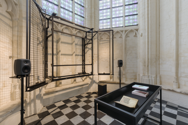 'The Off Hours': in situ-installatie van Jill Magid zorgt voor een nachtelijk concert in de Leuvense Sint-Pieterskerk
