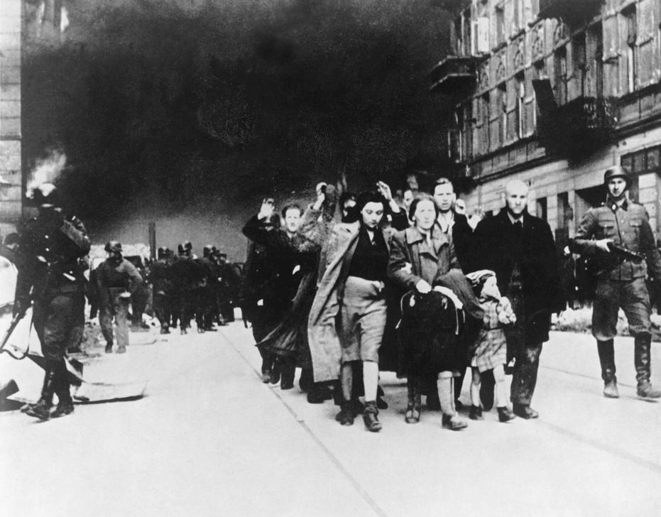 AKG76750 Warsaw Ghetto Uprising ©akg-images