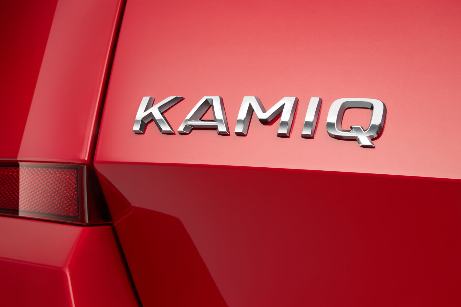 The ŠKODA KAMIQ continues the Czech manufacturer's SUV campaign as the new entry-level model in the segment.