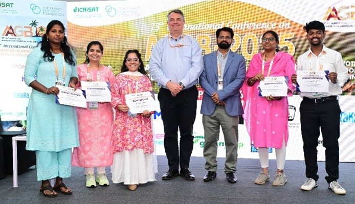 Student awardees with Dr Stanford Blade and Dr Manish Pandey at AAGB 2025