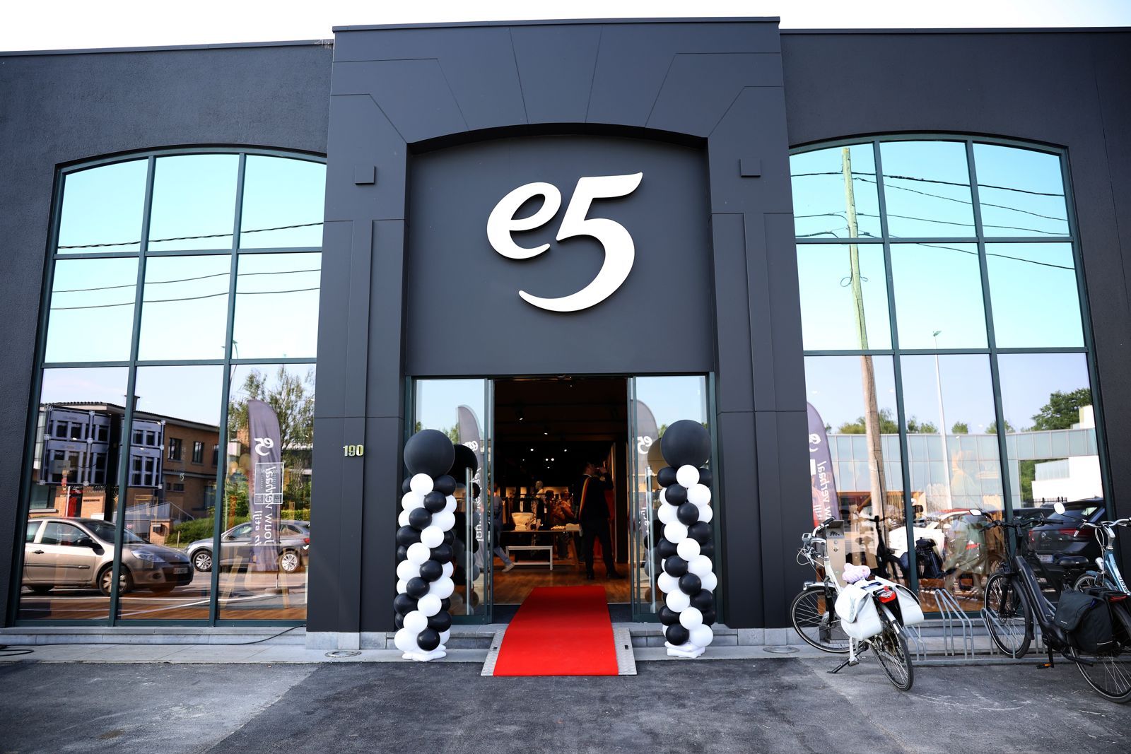 e5 opent nieuwe boetiek in Deinze
