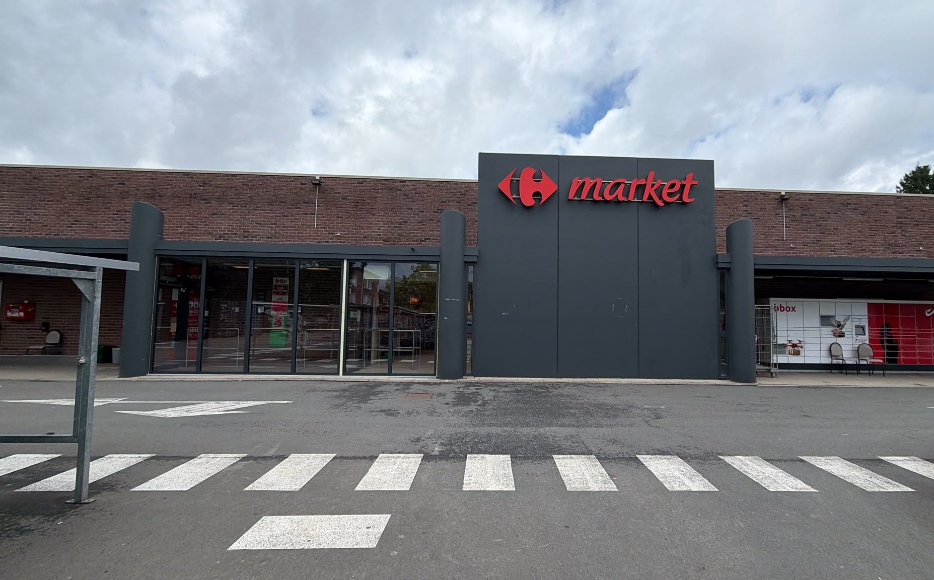 Carrefour Market Mortsel rouvre ses portes avec une série de promotions après une fermeture temporaire due à un dégât des eaux