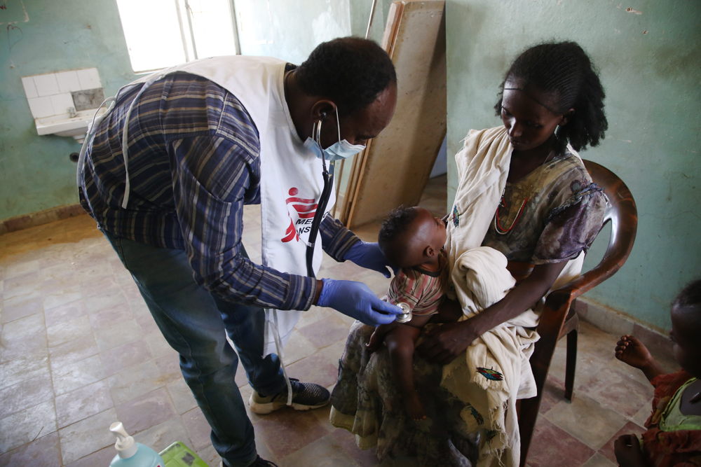 Ethiopia: People in rural Tigray hit by impact of crisis and humanitarian neglect
MSF medic examines a child during a mobile clinic in the village of Adiftaw, in the northern Ethiopian region of Tigray. Ethiopia: People in rural Tigray hit by impact of crisis and humanitarian neglect
MSF medic examines a child during a mobile clinic in the village of Adiftaw, in the northern Ethiopian region of Tigray.