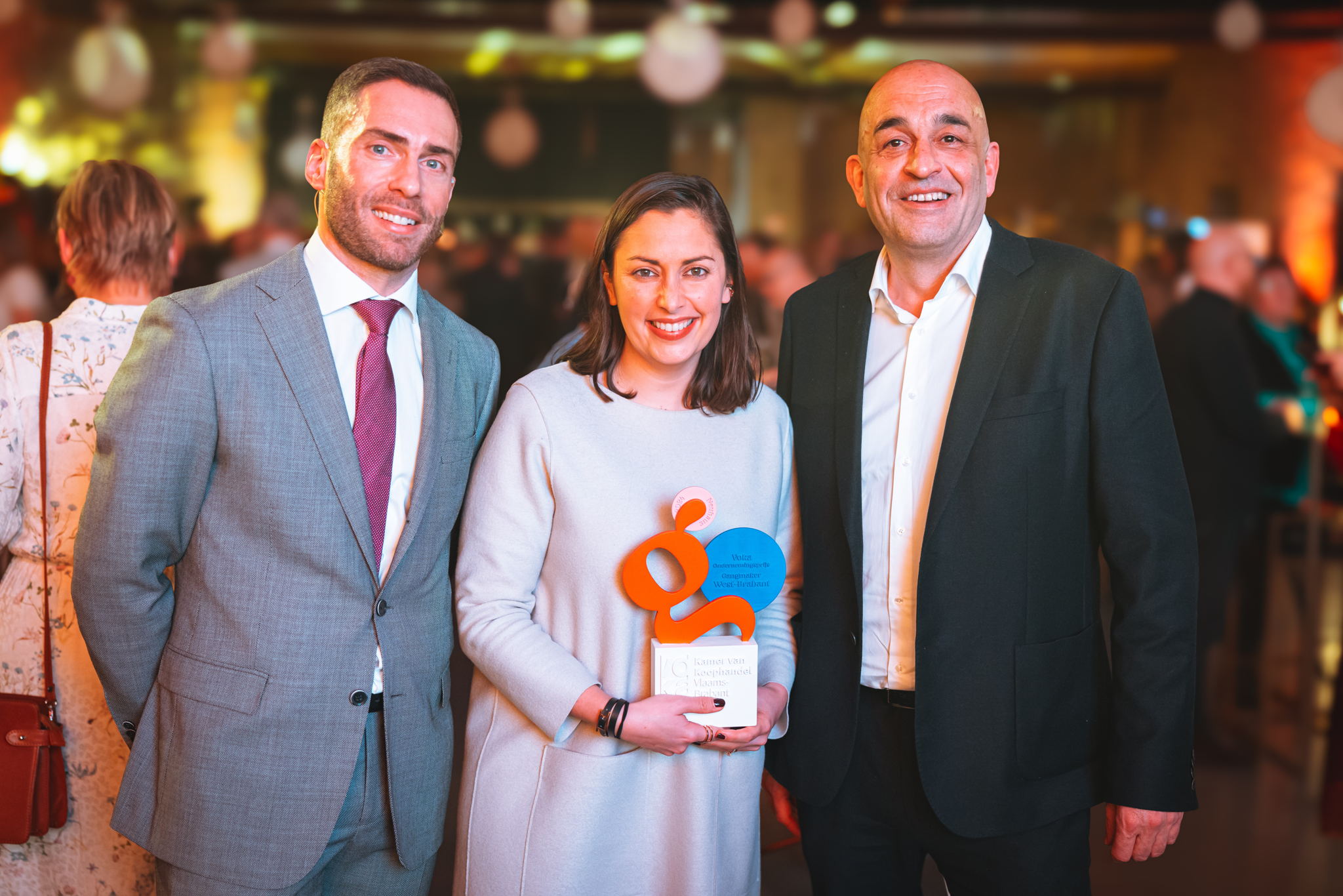Peter Penasse, regiovoorzitter West-Brabant, Isabel Baert, CEO Neuhaus en Kris Claes, gedelegeerd bestuurder Voka-KvK Vlaams-Brabant Peter Penasse, regiovoorzitter West-Brabant, Isabel Baert, CEO Neuhaus en Kris Claes, gedelegeerd bestuurder Voka-KvK Vlaams-Brabant