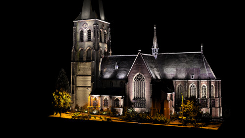 Ekeren ontsteekt feestelijk nieuwe verlichting Sint-Lambertuskerk 