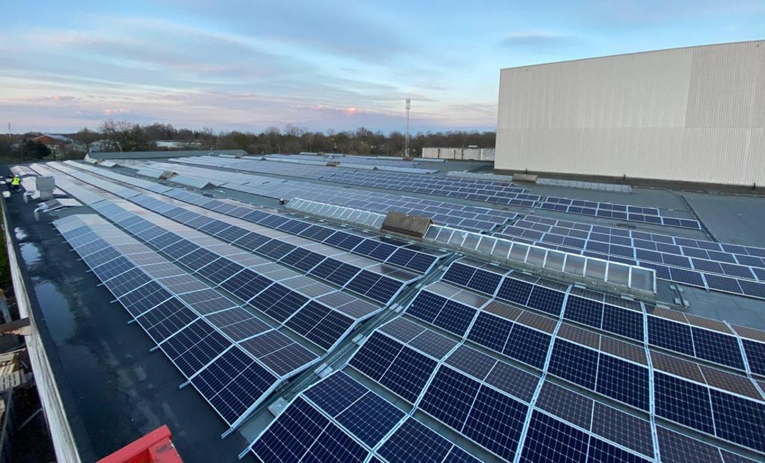 2.866 panneaux solaires sur le toit du site d'Agfa-Gevaert à Mortsel