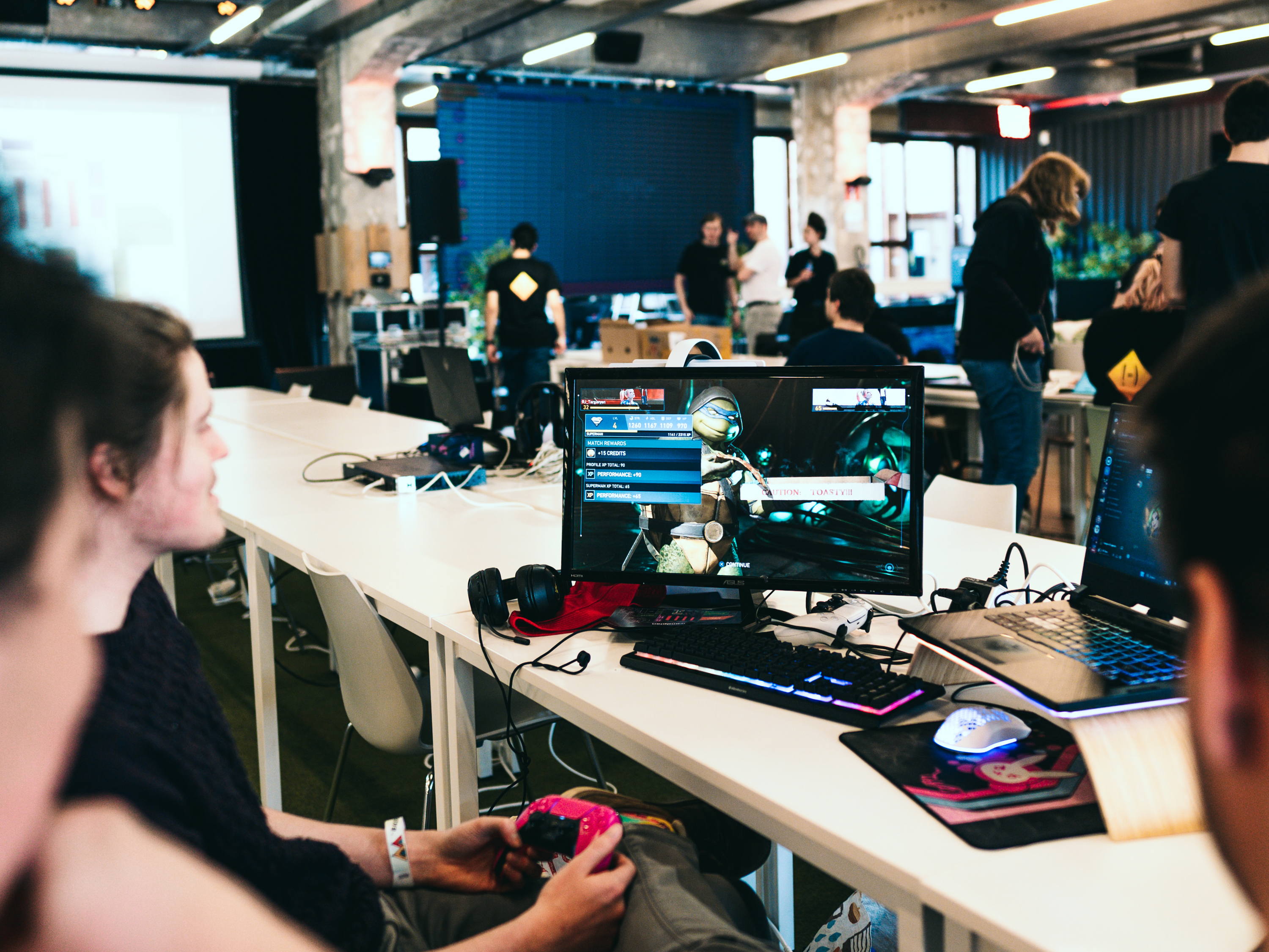 Studenten gamen 24 uur lang op Gamefest: "Een digitale én sociale marathon"