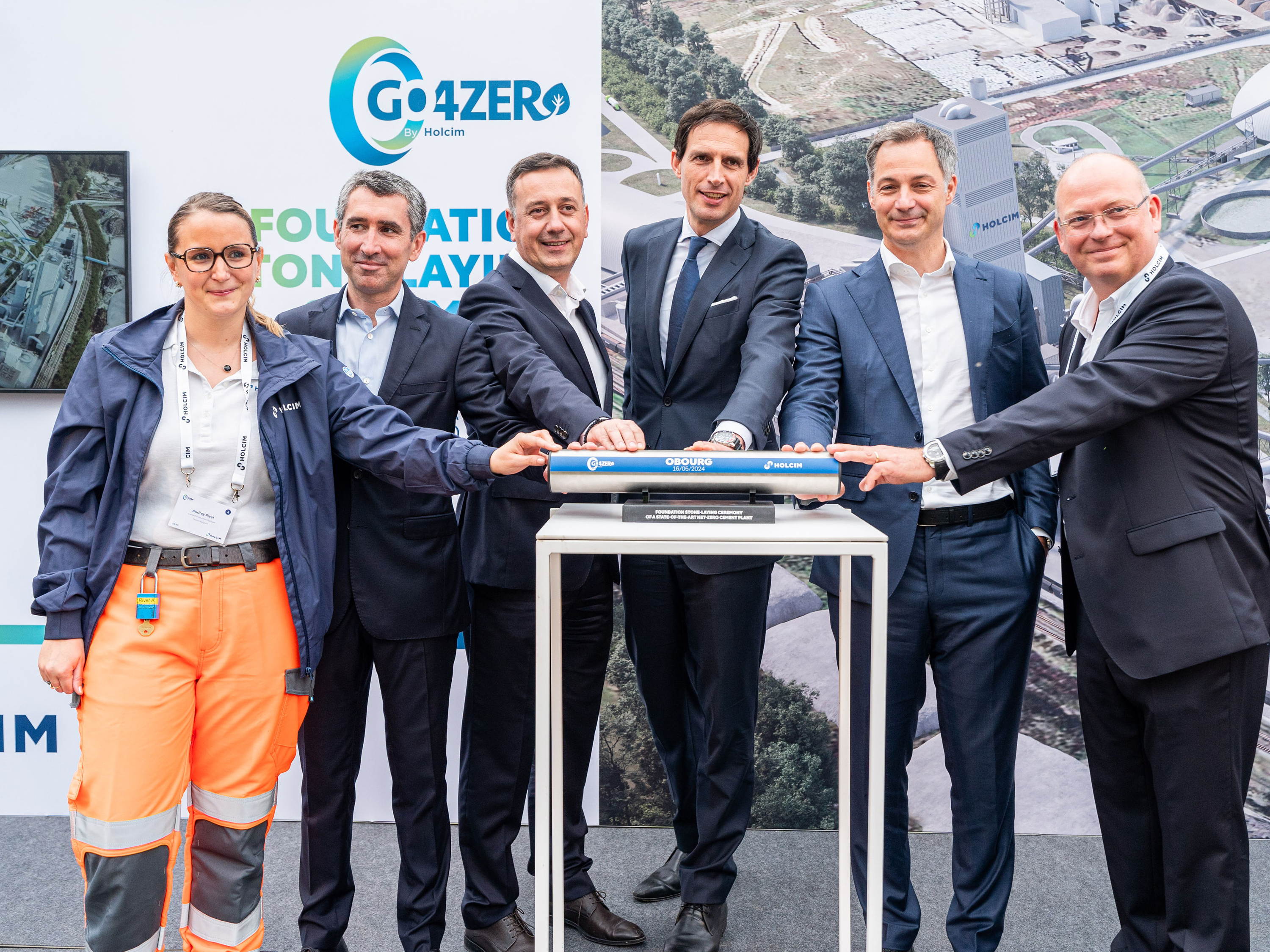 Holcim legt eerste steen van ultramoderne GO4ZERO-fabriek in België voor koolstofvrije cementproductie