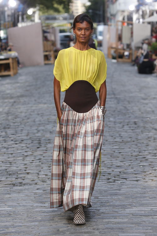 TB_SS22_Look04