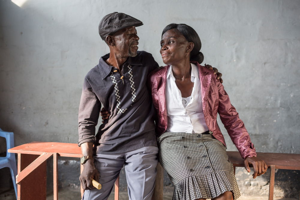 Jean and Angelique were both hospitalised at the Kabinda Hospital Centre (CHK). Like more than 80% of the patients admitted to this MSF facility specialised in advanced HIV care, this couple was able to walk out the front door, proving once again that advanced HIV is not synonymous with death. Unfortunately, the treatment of patients in the advanced stages of the disease is still lacking in the DRC, particularly due to a lack of funding. Photographer: Kris Pannecoucke. Location: Democratic Republic of Congo. Date: 01/06/2017