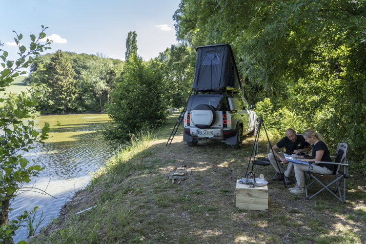 Land Rover Defender
Camping
JLR (c)