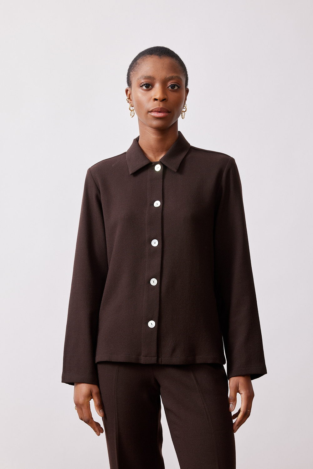 Mardi editions - SS23 - Blouse Olive Crepe de laine Chocolat (185€)
