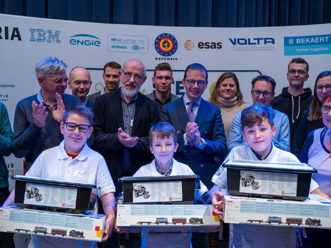 Simon, Elias en Thibeau winnen de Junior STEM Olympiade