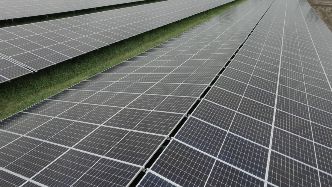 Inauguration d’un parc solaire de près de 30.000 m² chez Höganäs, le plus grand jamais construit par Dauvister