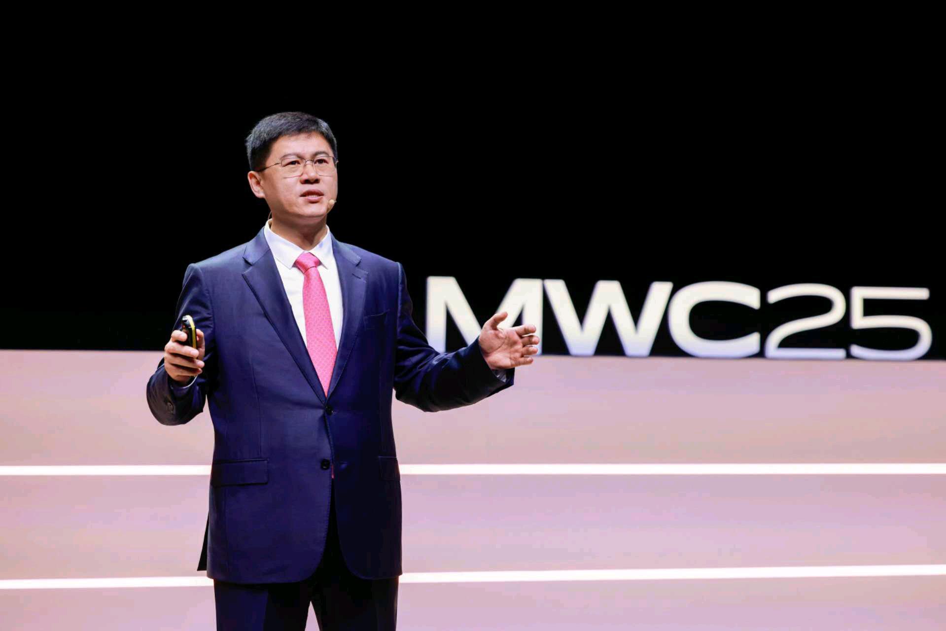 Huawei treibt KI-Entwicklung mit innovativen Netzwerk- und Speicherlösungen voran