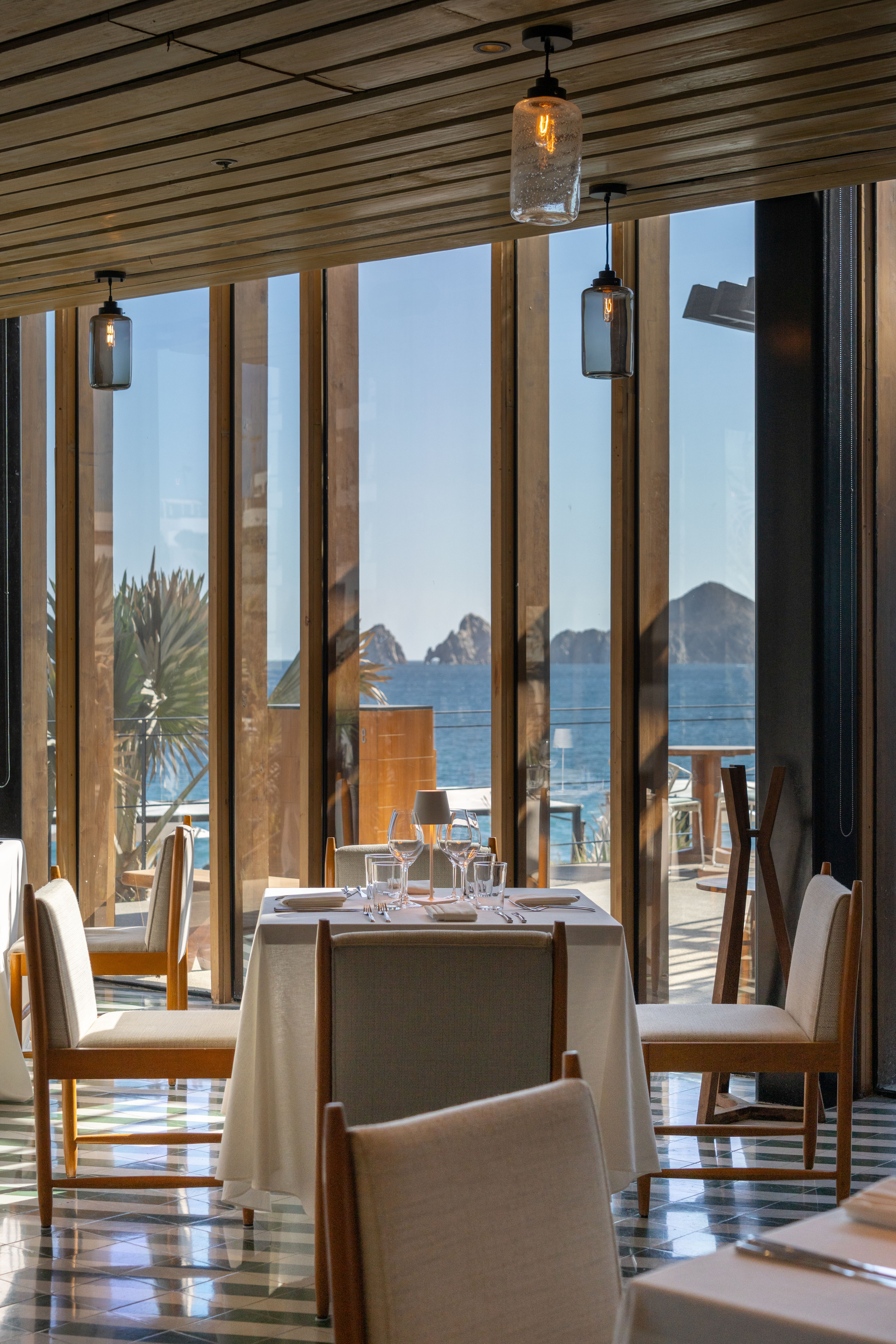 The Ledge, referente culinario en Los Cabos, lanza su nueva propuesta de cenas 