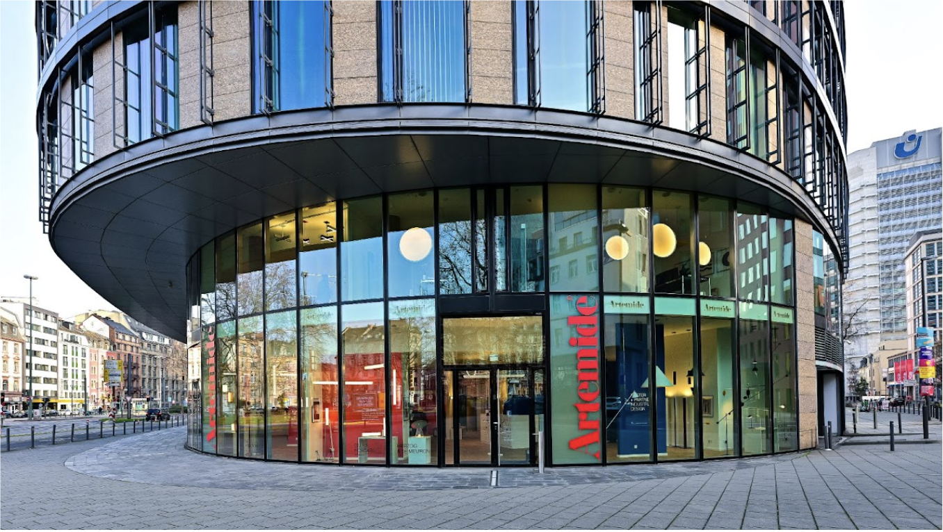 Artemide Frankfurt Flagship Store. Photography by Martin Joppen