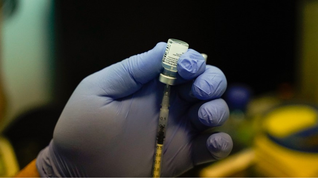 MSF reclama que no se administren vacunas COVID-19 de refuerzo antes de que sanitarios y grupos vulnerables de todo el mundo tengan acceso a las vacunas