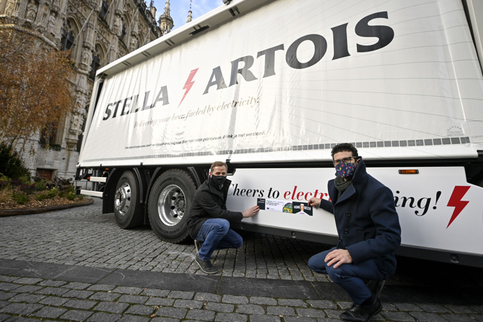 AB InBev: Le tout premier camion électronique belge livre de la bière à Louvain sans émission de CO2